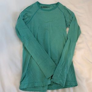 Victoria’s Secret yoga top with teal pattern!